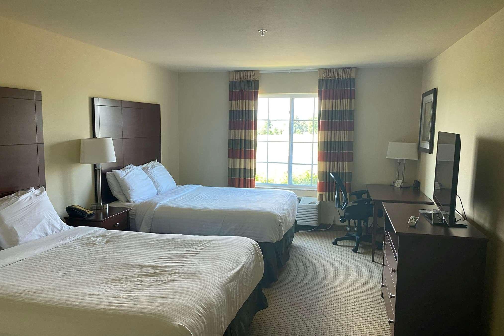 Americinn By Wyndham Oshkosh Eksteriør bilde