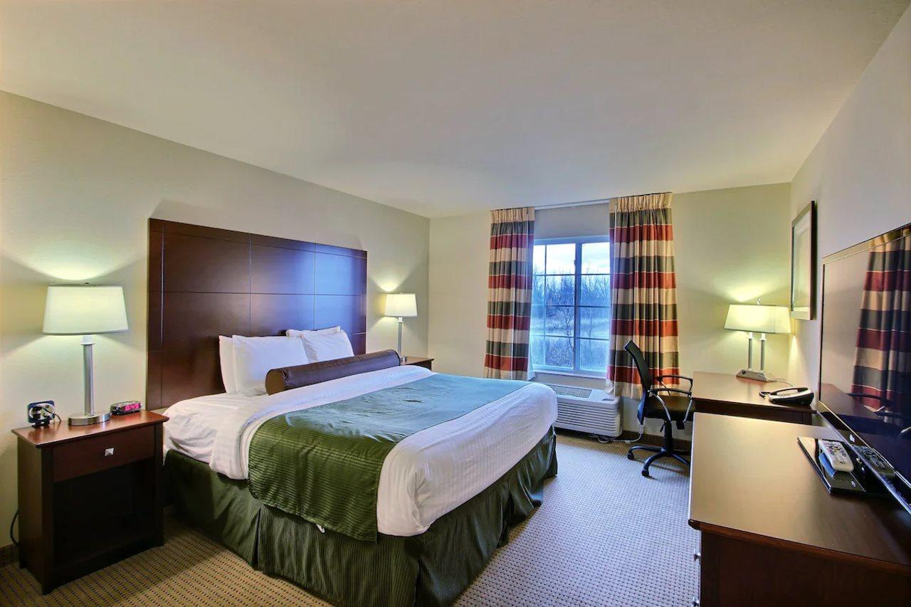 Americinn By Wyndham Oshkosh Eksteriør bilde