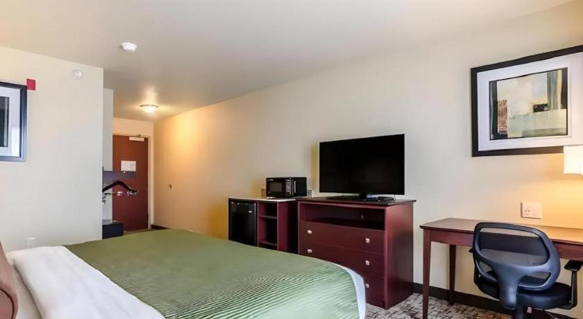 Americinn By Wyndham Oshkosh Eksteriør bilde